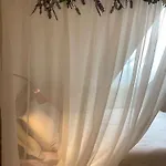 Hygge - Bright Cottage-style With Terrace & Free Weekend Parking 아파트 타르투