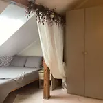 Hygge - Bright Cottage-style With Terrace & Free Weekend Parking *