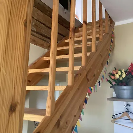 Hygge Home With Terrace - Cottage-Style Apartment With Free Parking Friday 7 Pm - Monday 8 Am Apartment