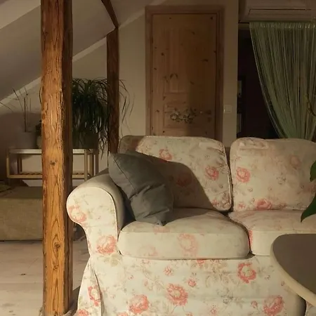 Apartment Hygge - Bright Cottage-style With Terrace & Free Weekend Parking *