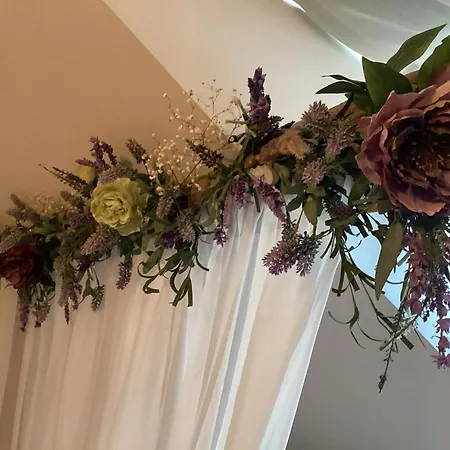 Apartment Hygge - Bright Cottage-style With Terrace & Free Weekend Parking *