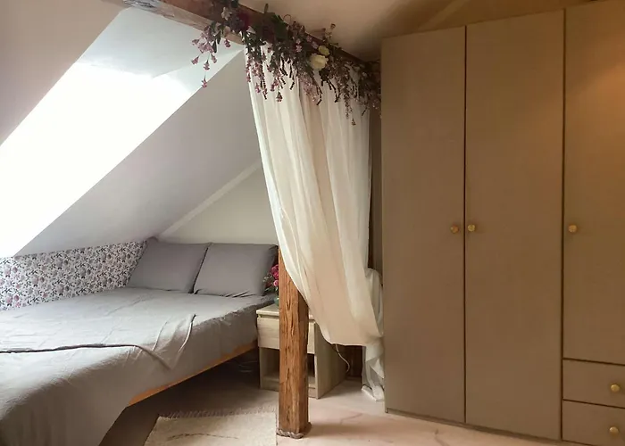 Hygge - Bright Cottage-style With Terrace & Free Weekend Parking *